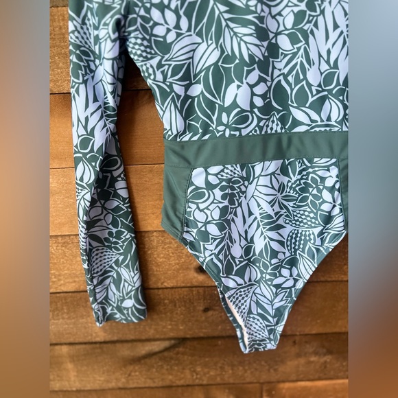 OP Green & Blue Botanical Long Sleeve Open Back One-Piece Swimsuit – Size M - Picture 7 of 11